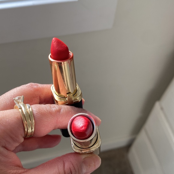 L’Oréal lips sticks 6 each - Picture 3 of 4